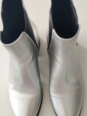 Kelly & Katie Womens 9.5 Metallic Chelsea Booties...New